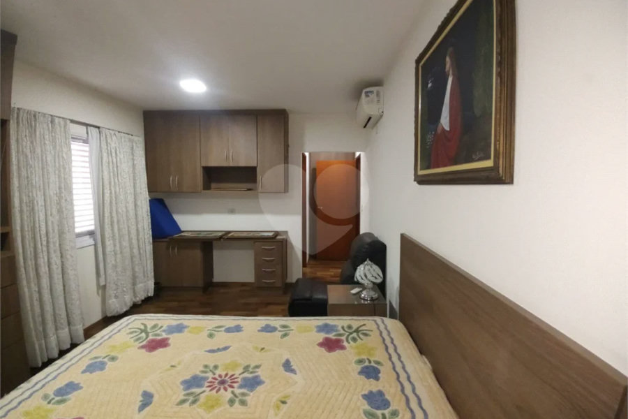 Casa à venda com 3 suítes no condomínio Morada das Hortênsias, São Paulo - SP