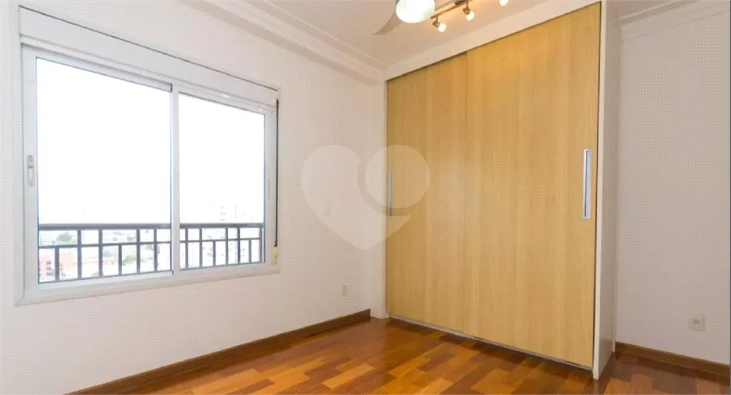 Cobertura duplex à venda na Mooca de 277m² com 3 dormitórios, 1 suíte e 3 vagas.