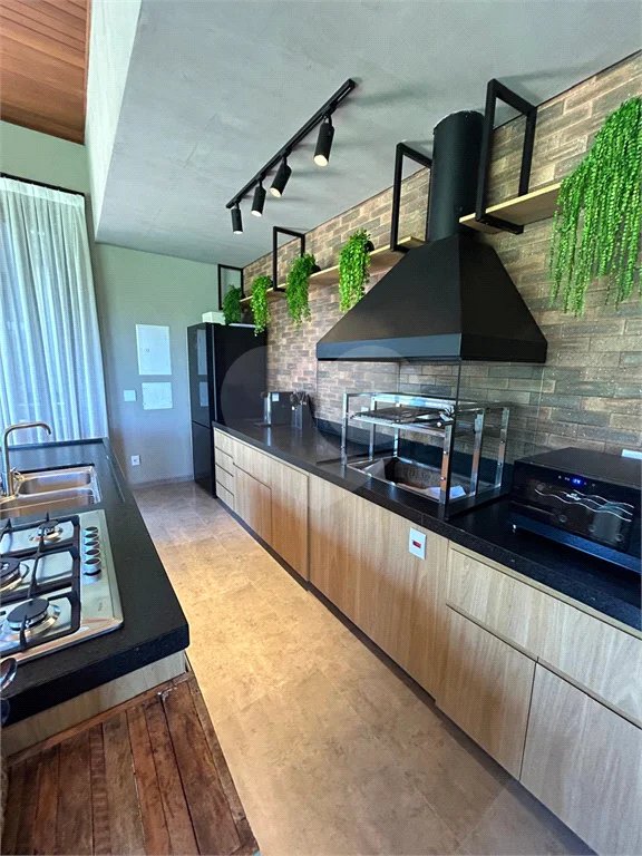 Belíssima Casa à venda com 453m², 4 suítes e 5 vagas de garagem em Atibaia!!!!