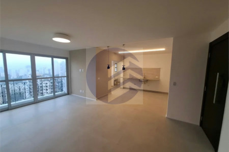Apartamento à venda 107m² reformado com 2 quartos, sendo 1 suíte no Morumbi