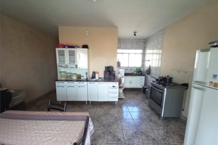 Sobrado com 3 dormitórios.