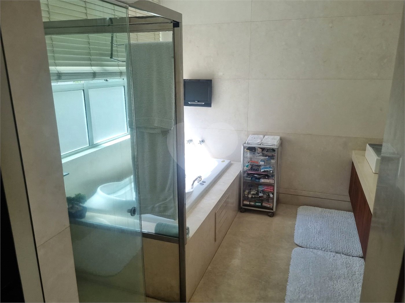 Apartamento à venda com 2 suítes em Cerqueira César, São Paulo, SP