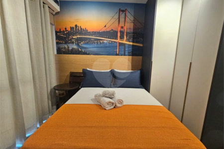 Apartamento Mobiliado a Venda no Campo Belo