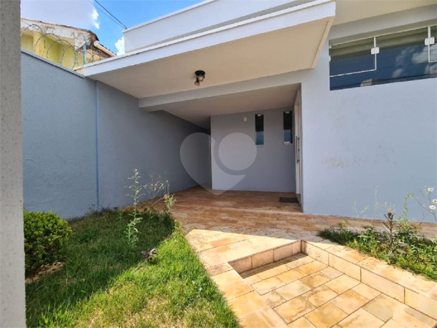 Casa à venda com 3 dormitórios, sendo 1 suite e ampla área de lazer no Jardim Brasil