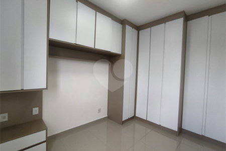 Apartamento á venda no Jardim Alvorada.