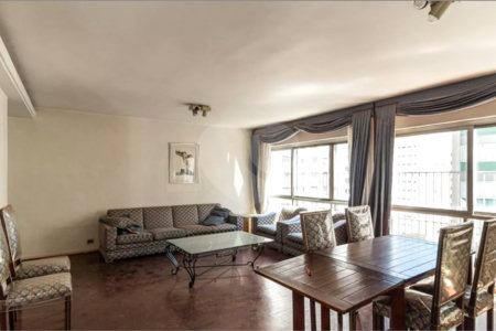 Este elegante apartamento em Higienópolis oferece 224m² de área muito bem distribuída, perfeito para quem valoriza conforto