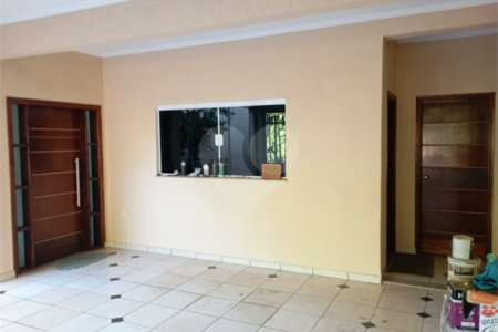 Sobrado 4 dormitórios, 2 suítes no Santa Felícia.