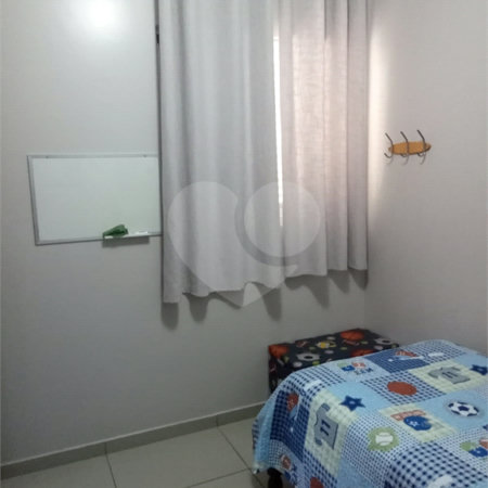 Sobrado com 2 dormitórios.