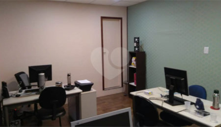 Sobrado à venda com 4 quartos, sendo 1 suíte,  em Jardim Vila Formosa, São Paulo, SP