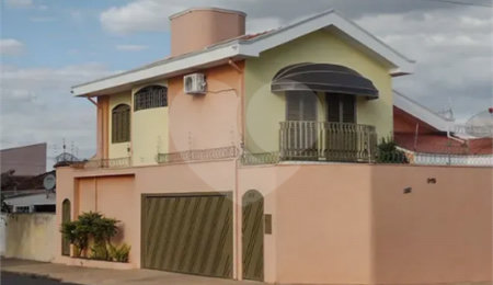 Sobrado à venda com 4 quartos, sendo 1 suíte,  em Jardim Cruzeiro do Sul, São Carlos, SP