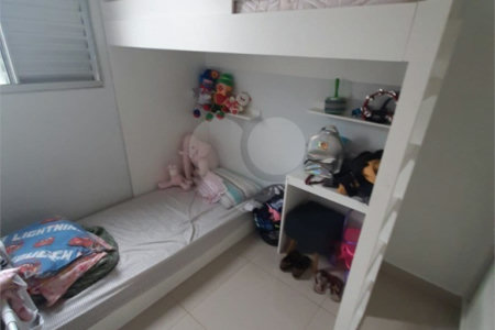 Apartamento no Condomínio Residencial Monte Logan