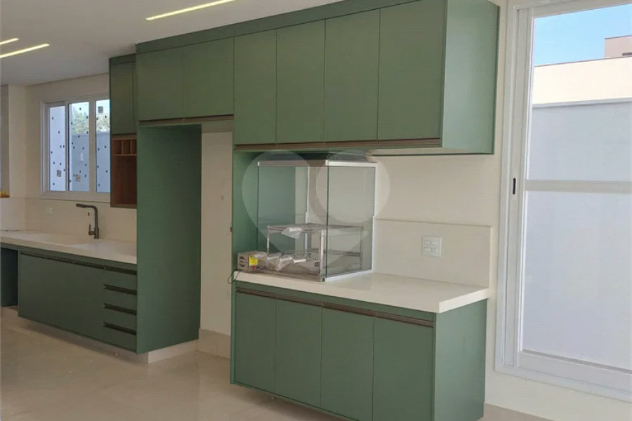 Sobrado recém-construído com 3 dormitórios em condomínio fechado em Piracicaba-SP.