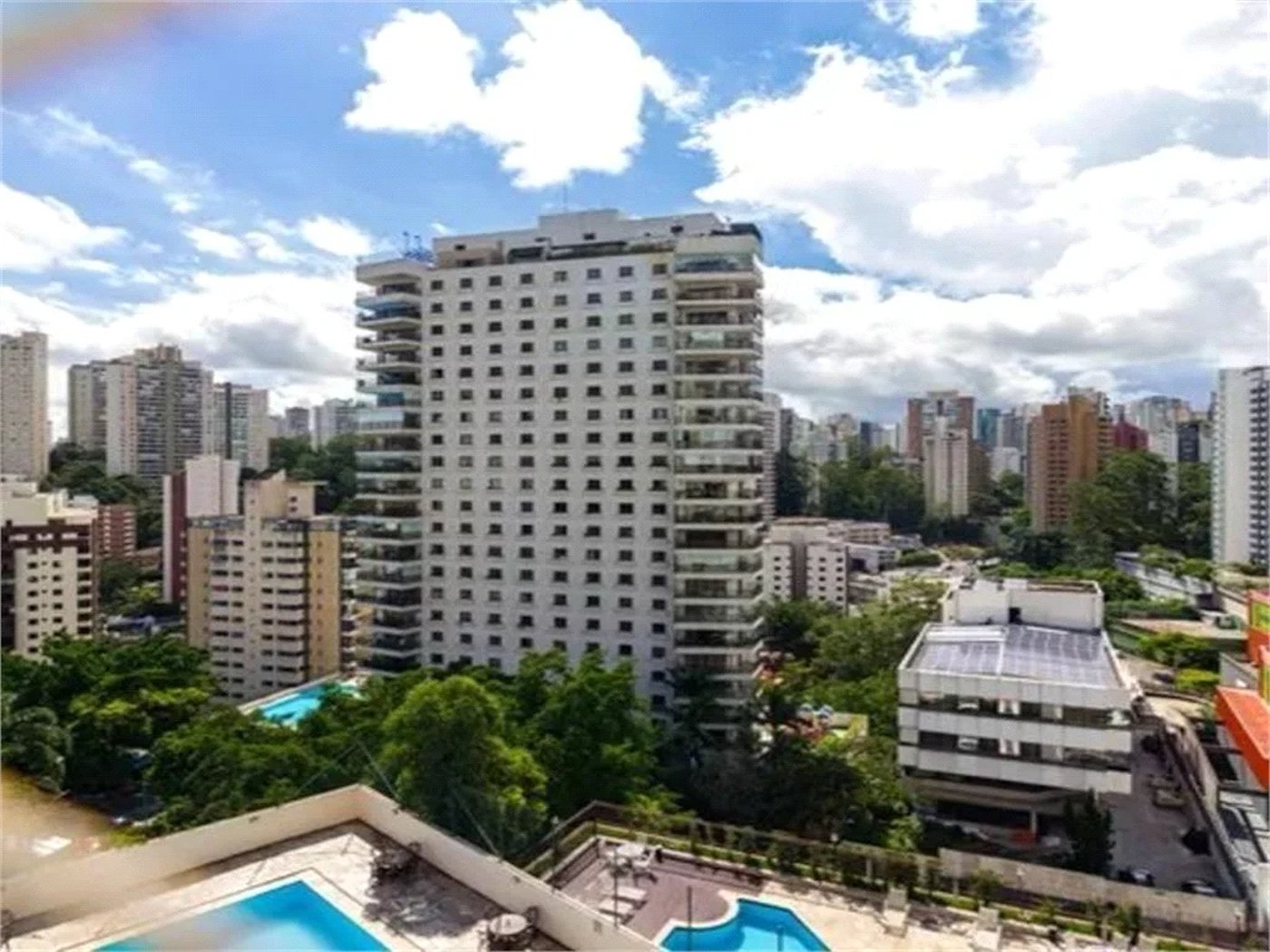 Apartamento à venda com 4 quartos, sendo 3 suítes,  em Vila Andrade, São Paulo, SP