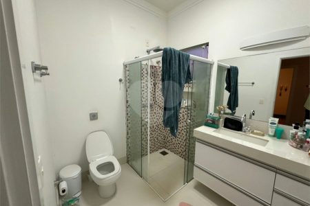 Casa a venda no condomínio Damha II