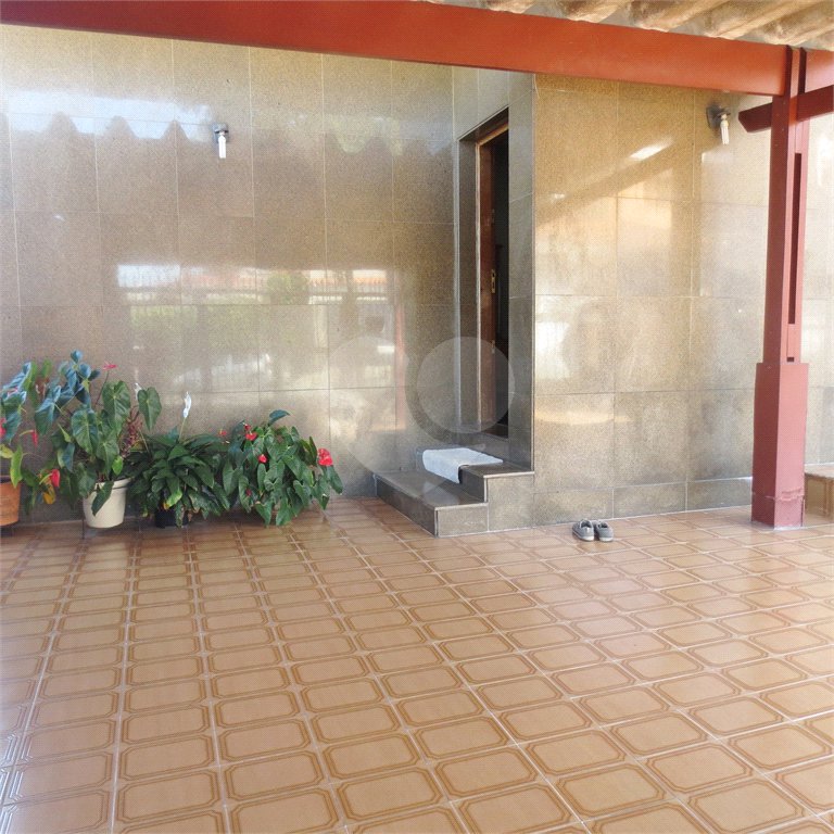 Casa térrea à venda na Saúde c/ 170m2 de construção - 3 Quartos/1 Suíte/4 Vagas na garagem