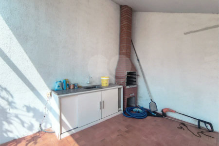 Casa com Suíte Master, Closet, Piscina e Espaço Gourmet Próxima ao Parque Ecológico- 03 quartos -com quintal