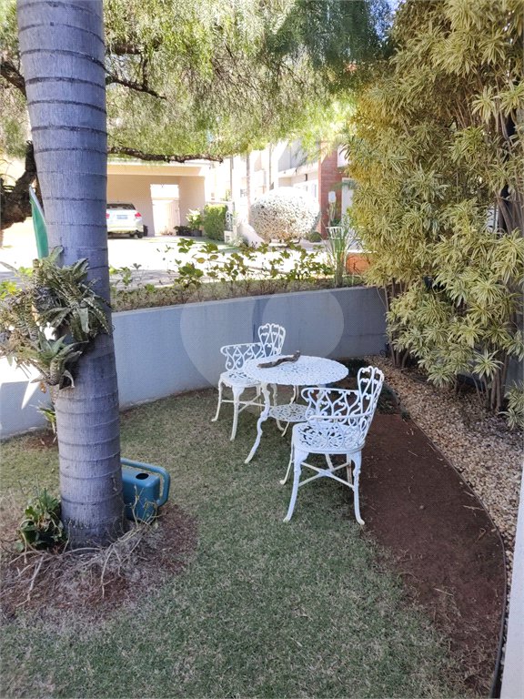 Casa à venda com 3 quartos, sendo 1 suíte,  no condomínio Residencial Jardim das Palmeiras, Vinhedo - SP