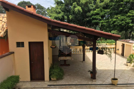 Casa à venda com 4 quartos, sendo 2 suítes,  em Vila Suzana, São Paulo, SP