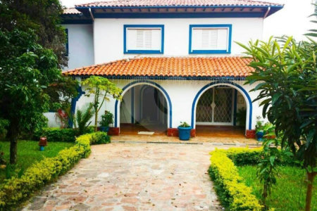 Casa à venda com 5 quartos, sendo 2 suítes, no condomínio Luís Romero Sanson, São Paulo - SP