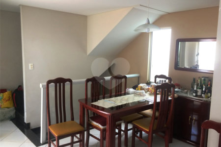 Casa à venda com 3 quartos, sendo 1 suíte,  no condomínio Villagio de Lucca II, São Paulo - SP