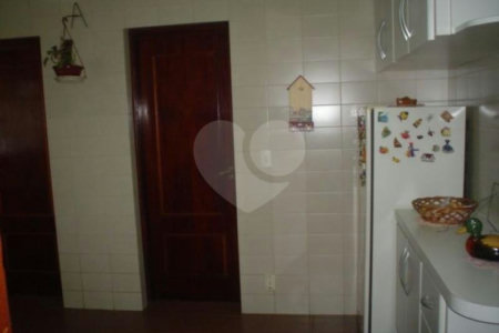 Sobrado à venda com 4 quartos, sendo 3 suítes, em Jardim São Bento, São Paulo, SP