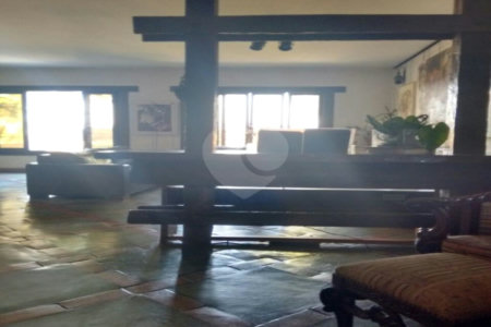 Casa à venda com 4 suítes em Vila Sônia, São Paulo, SP