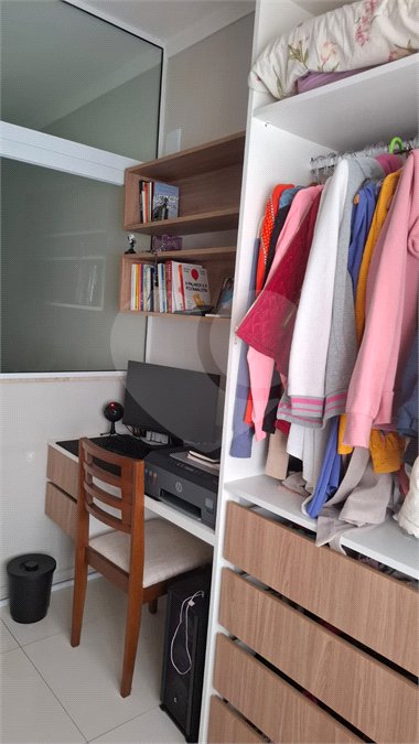 Casa à venda com 3 suítes no condomínio Villa das Flores, Mogi das Cruzes - SP