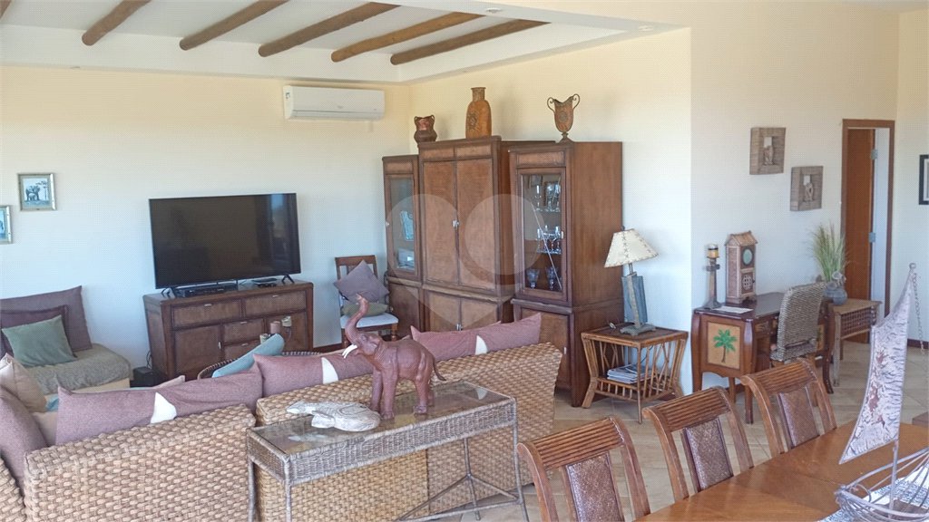 Casa à venda com 5 suítes em Ferradura, Armação dos Búzios, RJ