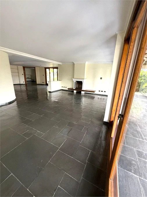 Sobrado à venda com 5 quartos, sendo 3 suítes, em Jardim Leonor, São Paulo, SP