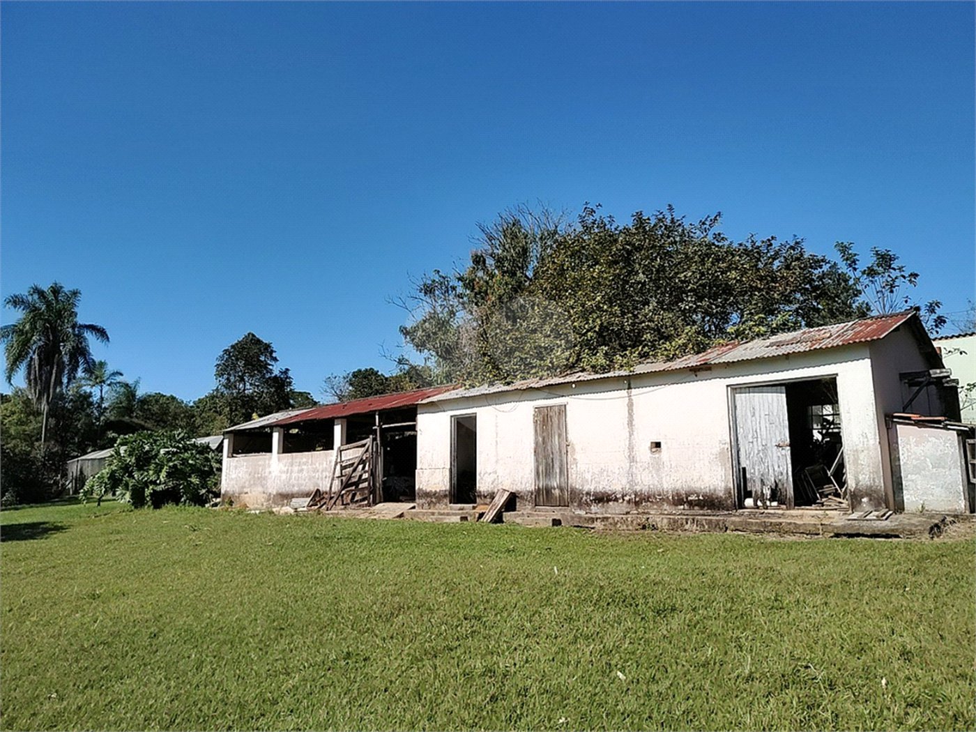 Sítio à venda com 3 quartos, sendo 1 suíte,  em Da Barra, Salto de Pirapora, SP