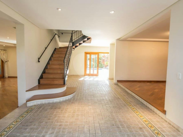 Casa à venda com 4 suítes no condomínio Jardim das Azaléias, São Paulo - SP