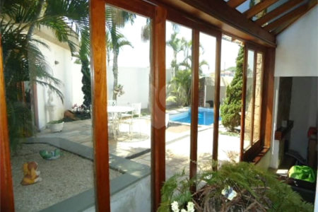 Sobrado à venda com 5 quartos, sendo 3 suítes, em Chácara Monte Alegre, São Paulo, SP