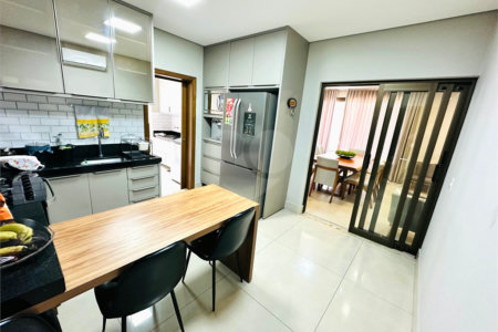 Casa à venda com 3 suítes no condomínio Florais do Valle, Cuiabá - MT