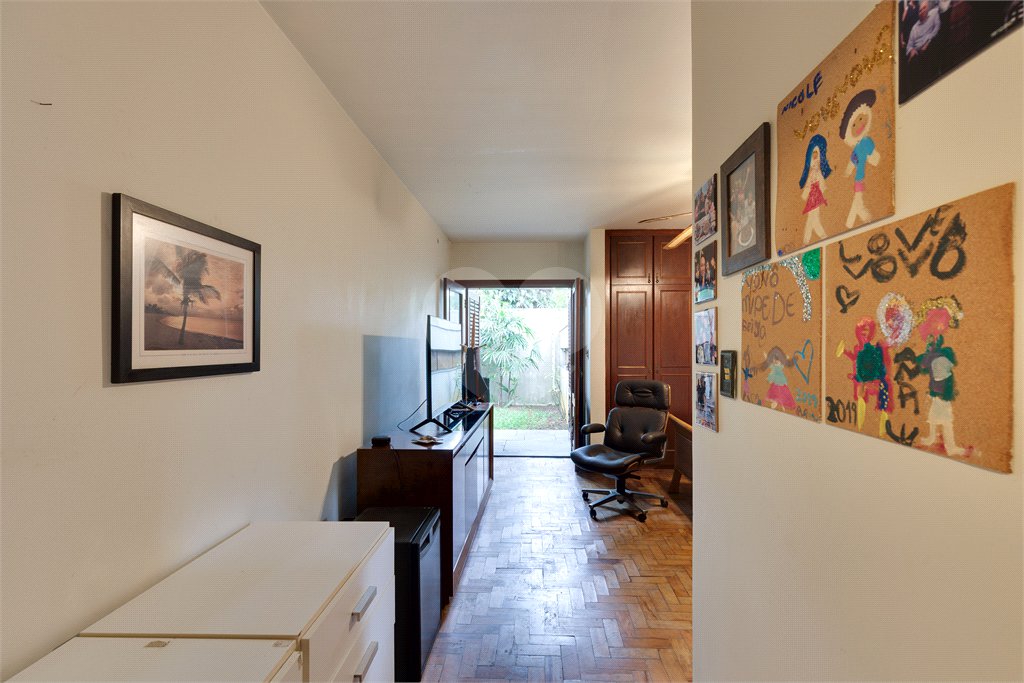 Casa Térrea à venda com 4 quartos, sendo 2 suítes, em Alto da Boa Vista, São Paulo, SP