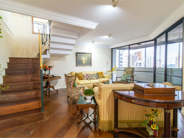 Duplex à venda com 4 quartos, sendo 3 suítes,  em Campo Belo, São Paulo, SP