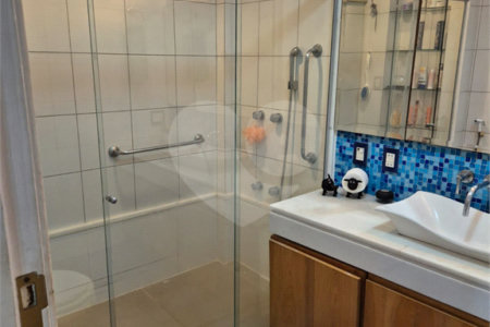 Apartamento à venda com 2 quartos, sendo 1 suíte,  em Copacabana, Rio de Janeiro, RJ