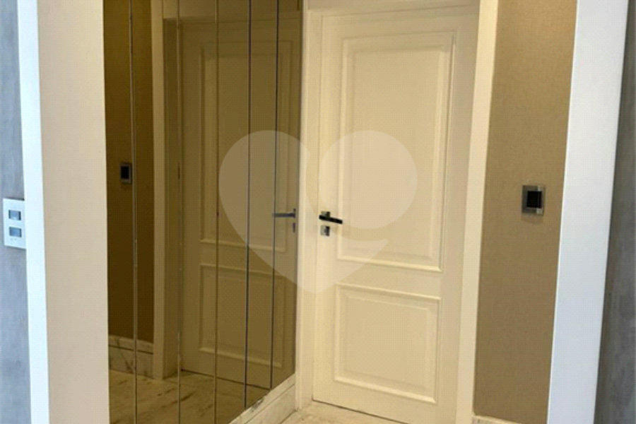 Apartamento à venda com 3 quartos, sendo 1 suíte, em Pompéia, São Paulo, SP