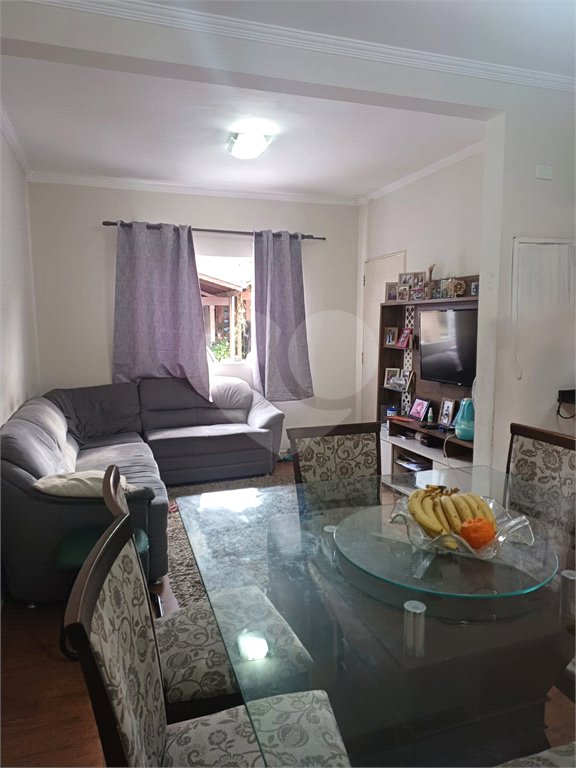 Casa à venda com 3 quartos, sendo 1 suíte,  no condomínio Altos de Poa, Poá - SP