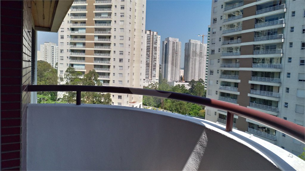 Cobertura à venda com 4 quartos, sendo 3 suítes,  em Vila Andrade, São Paulo, SP