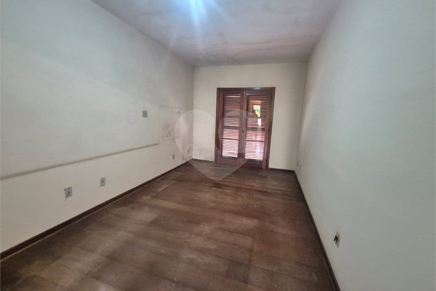 Casa à venda com 3 quartos, sendo 1 suíte, no condomínio Alpes da Cantareira, Mairiporã - SP