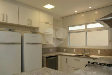 Casa à venda com 4 suítes no condomínio Residencial Morumbi, São Paulo - SP