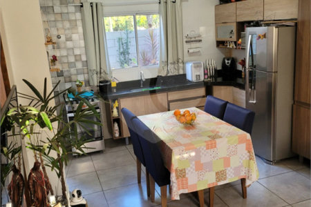 Casa à venda com 2 quartos em Jardim Santo Antônio, Atibaia, SP