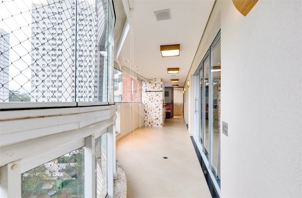 Apartamento à venda com 3 suítes em Jardim Marajoara, São Paulo, SP