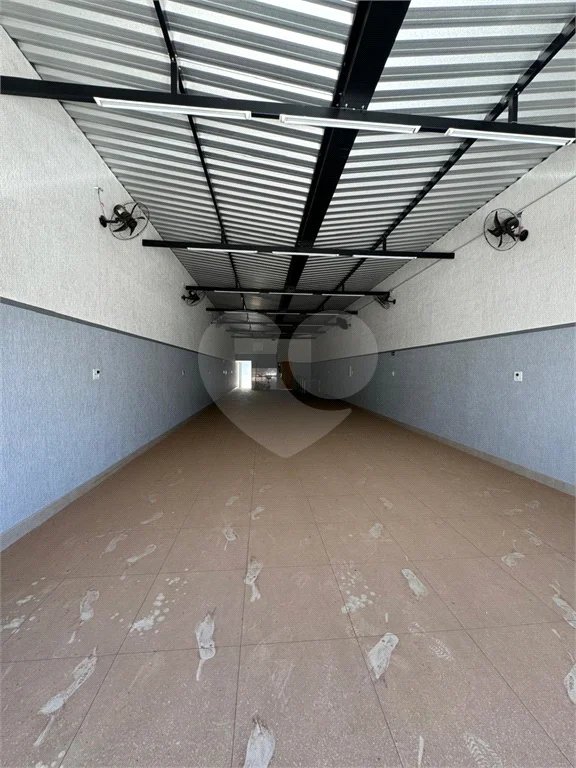 Salão Comercial para locação no Vila Industrial.