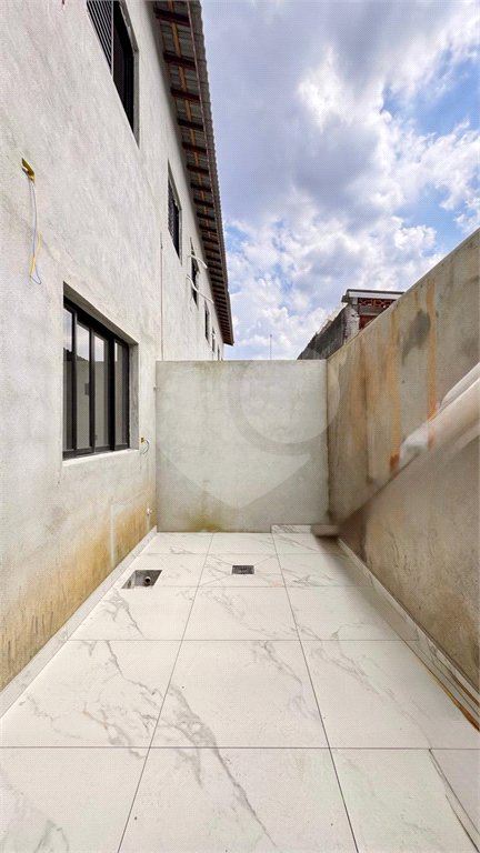 Casa à venda com 3 quartos, sendo 1 suíte, no condomínio Miguel Comitre, Poá - SP