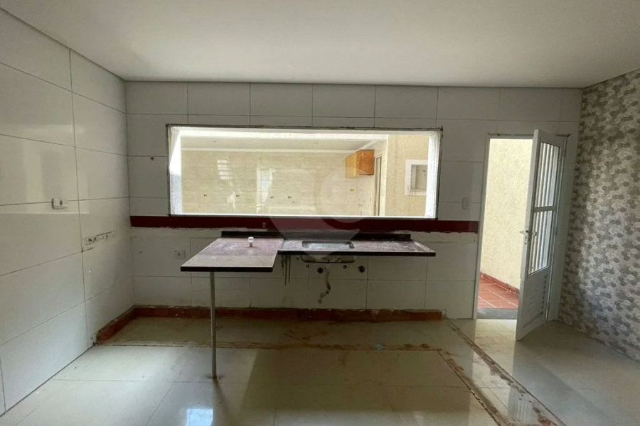 Sobrado à venda com 3 quartos, sendo 1 suíte, em Jardim Rosa de Franca, Guarulhos, SP