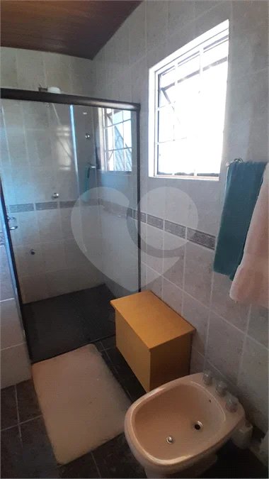 Sobrado à venda com 3 quartos, sendo 1 suíte, em Vila Isabela, Campos do Jordão, SP
