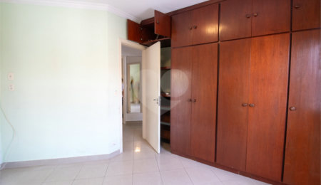 Sobrado à venda com 3 quartos, sendo 1 suíte,  em Jardim Ester, São Paulo, SP