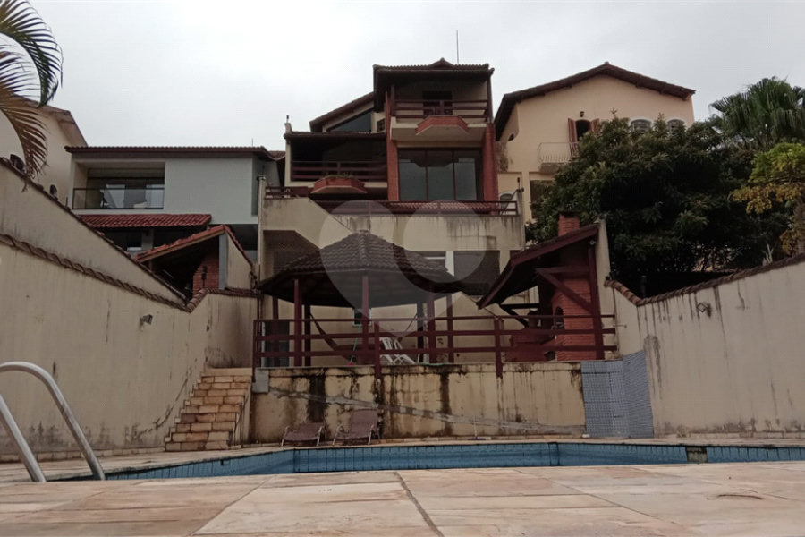 Sobrado à venda com 4 quartos, sendo 3 suítes,  em Horto Florestal, São Paulo, SP