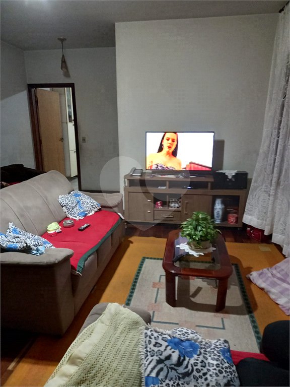 Casa à venda com 2 quartos, sendo 1 suíte, em Vila Industrial, Mogi das Cruzes, SP